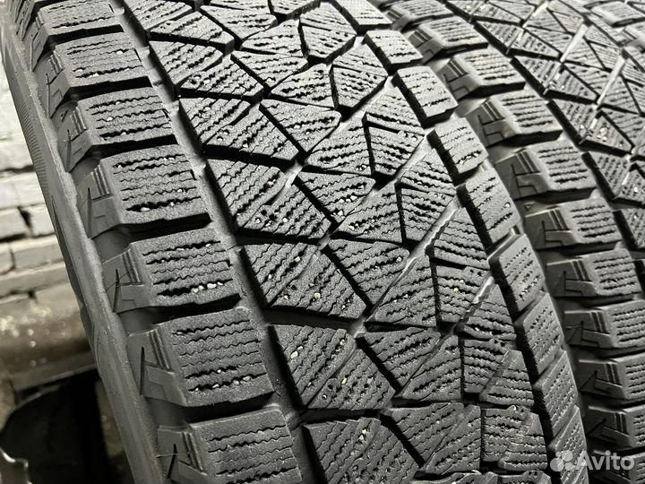 Bridgestone Blizzak DM-V2 235/65 R18