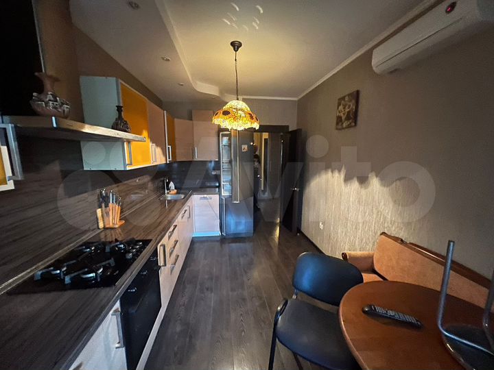 2-к. квартира, 68 м², 2/10 эт.