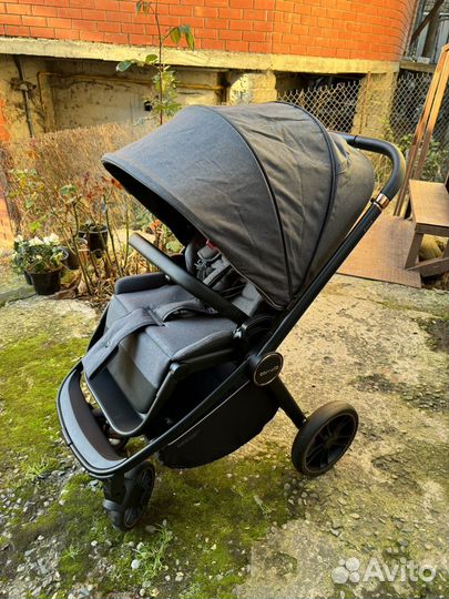 Коляска прогулочная Carrello Epica