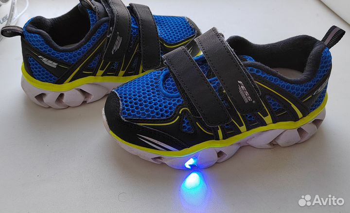 Кроссовки детские