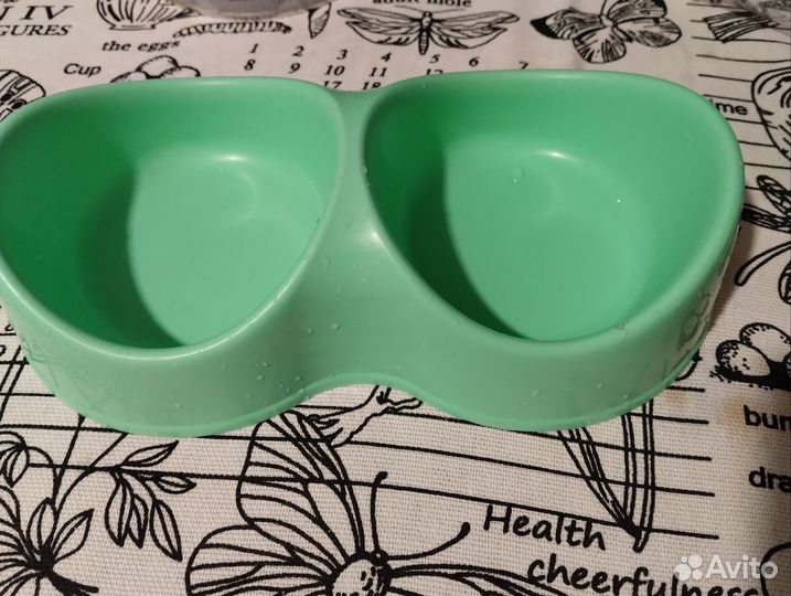 Корм для грызунов, поилка, миски