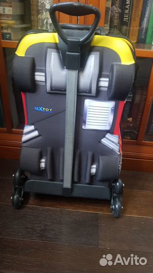 Продаю чемодан детский