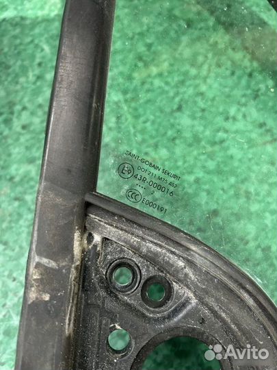 Стекло Citroen Berlingo 1.6 2012-2015