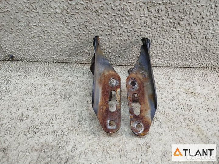 Петля капота honda life