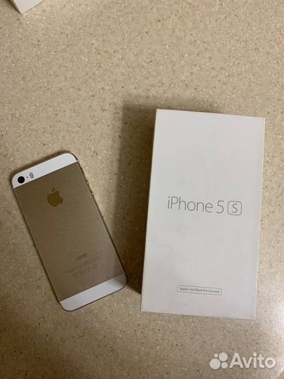 Телефон iPhone 5s