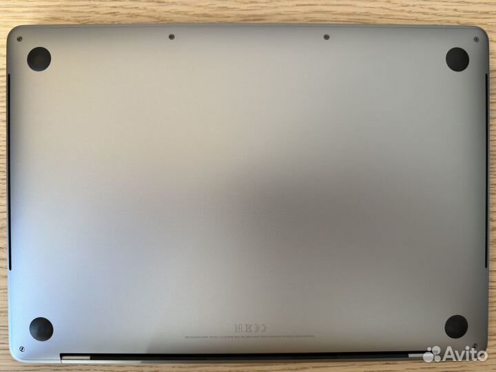 MacBook Pro 13-inch 2019, four thunderbolt 3 ports