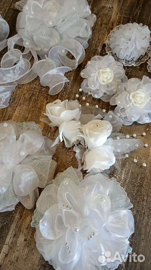 Белые нарядные бантики на 1 сентября и не только