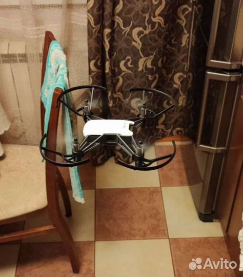 Квадрокоптер DJI Tello