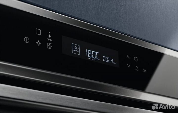 Электрический духовой шкаф Electrolux EOE7P31X