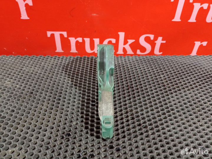 Кронштейн генератора Renault T, Volvo FH