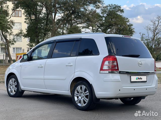 Opel Zafira 2012 1 8