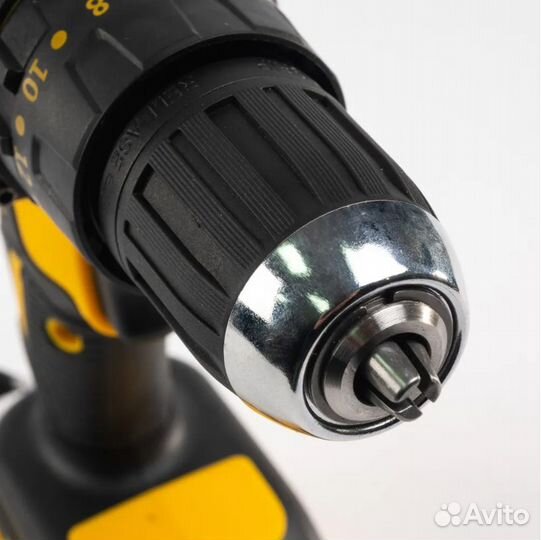 Шуруповерт аккумуляторный ударный DeWalt 21V бесще