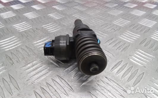 Форсунка дизельная skoda fabia 2 (XEA27AL02)