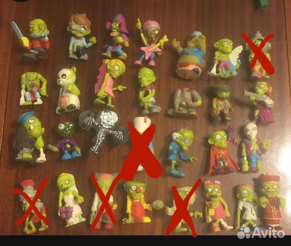 Фигурки Zombiezz старые