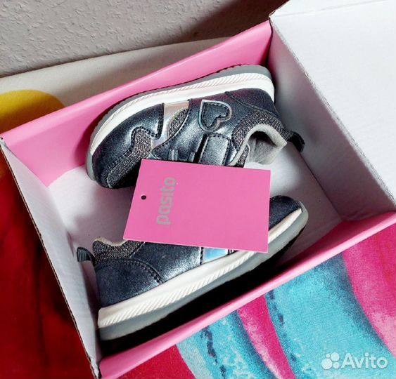 Кроссовки на девочку 22 размер