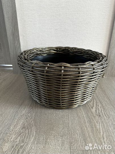 Кашпо из ротанга