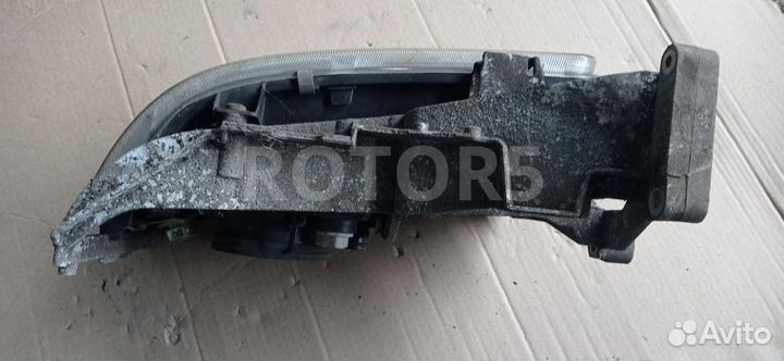 Кронштейн крепления фары правый DAF CF-series 2009