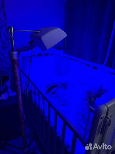 Фото-лампа от желтухи новорожд. на стойке. Новая