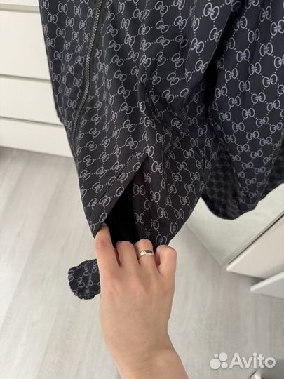 Ветровка женская