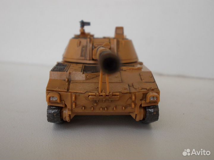 Модель американской сау М-109А2 в масштабе 1/100