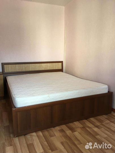 Кровать