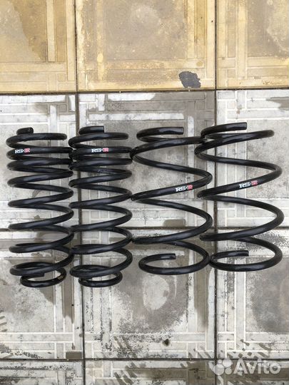 Японские пружины RS*R с занижением на короллу 150