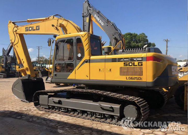 Гусеничный экскаватор