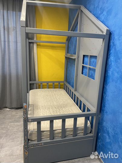 Детская кровать домик с матрасом