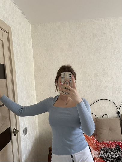Водолазка с вырезом