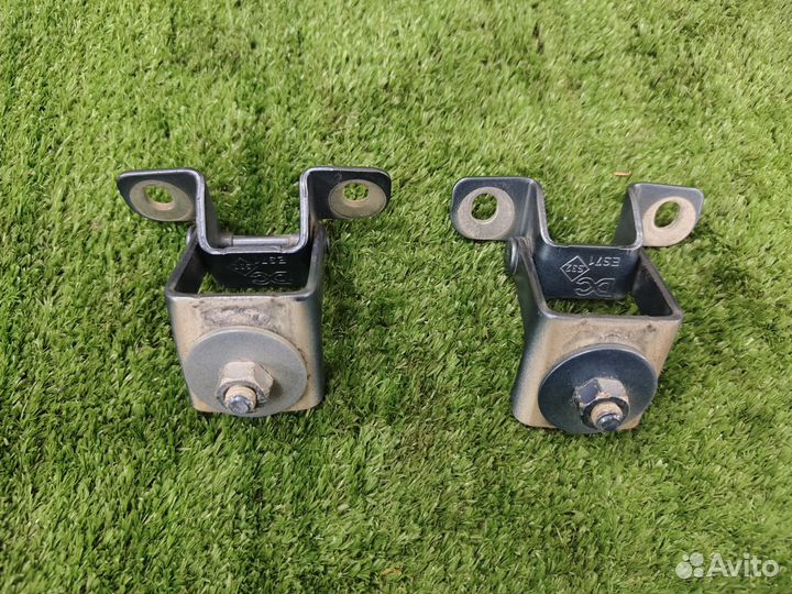 Петли крышки багажника Renault duster 1