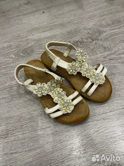 Сандалии женские