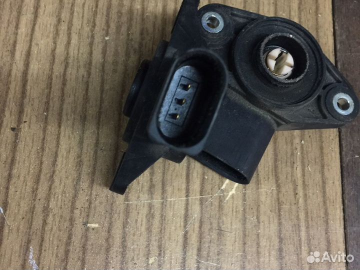 Датчик положения дроссельной заслонки Audi Q7