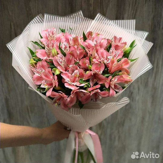 Букет из альстромерии