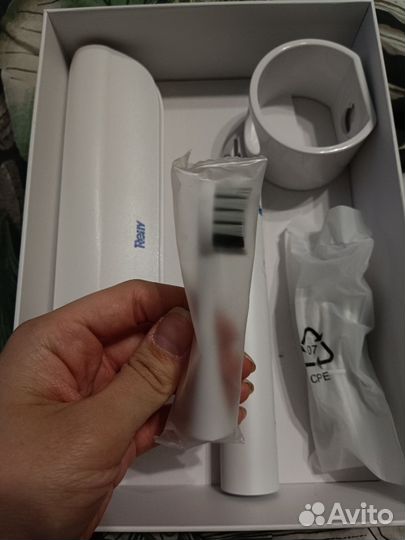 Электрическая зубная щетка Relly