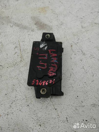 Активатор замка двери Hyundai Elantra 2 J2 J3