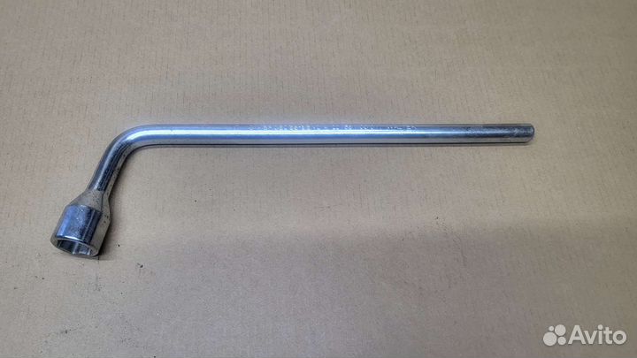 Балонный ключ на mercedes