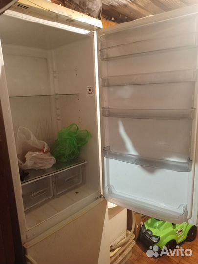 Холодильник snaige