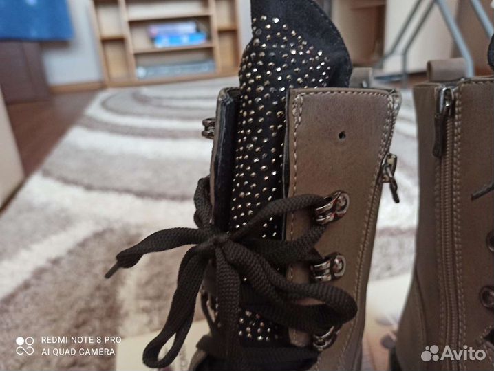 Женские ботинки