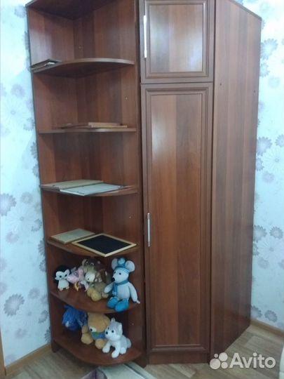 Угловой шкаф
