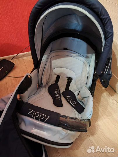 Коляска zippy 3 в 1