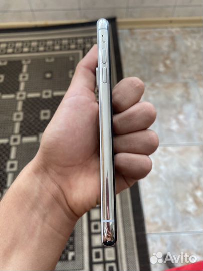 Телефон iPhone 10 х