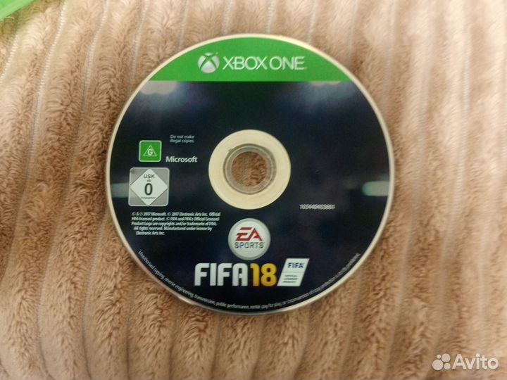 Диск на Xbox one FIFA 18