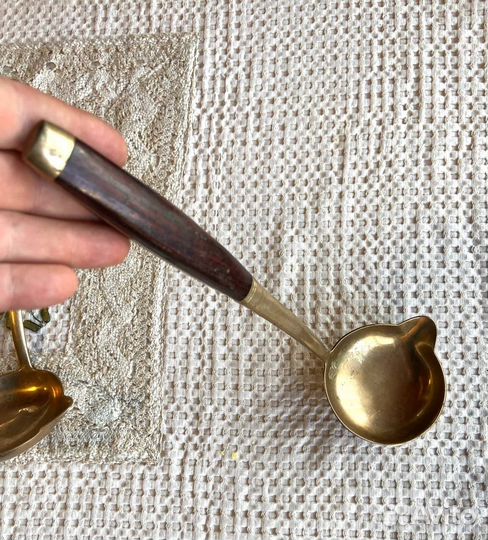 Половник соусник латунь дерево винтаж Италия