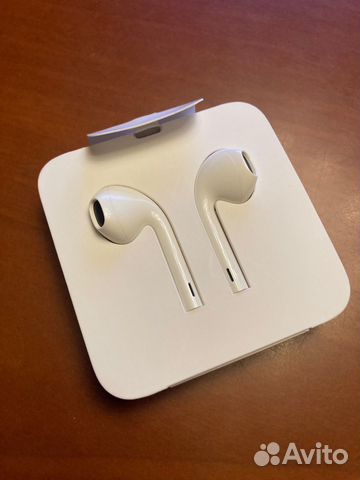 Наушники EarPods Apple с разъемом Lightning