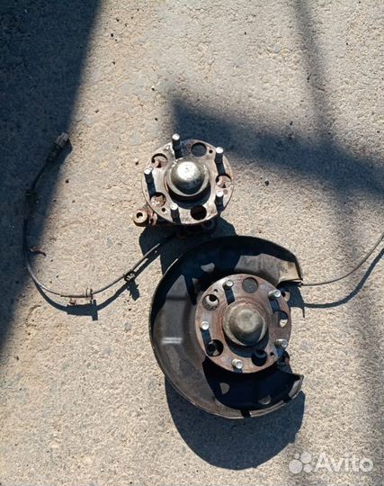 Ступица задняя левая правая Хонда Цивик 8 5д