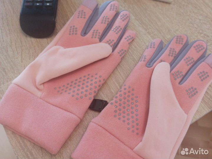 Женские перчатки