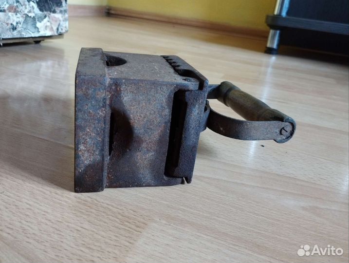 Старый утюг