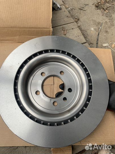 Комплект задних тормозных дисков Brembo Land Rover
