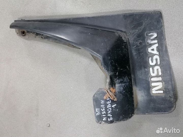 Брызговик задний Nissan Bluebird CD20 2.0 1983-90