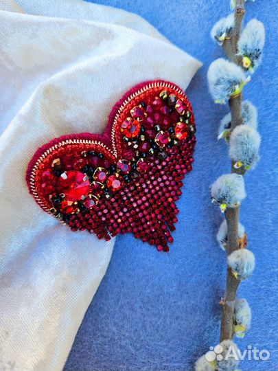 Брошь из бисера